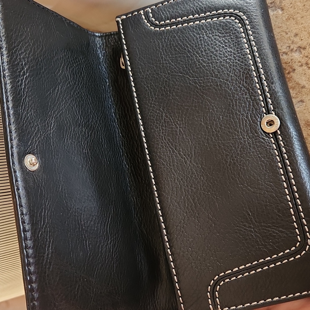 Michael Kors black leather wallet with white stitching - Picture 10 of 12